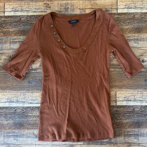 Banana Republic Ribbed Henley Top Small Brown Fitted Scoop Neck Button Detail